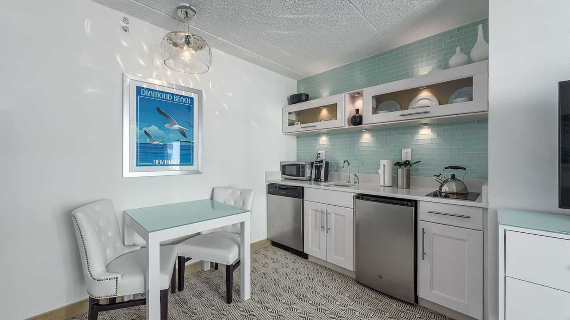 Classic double suite galley kitchen