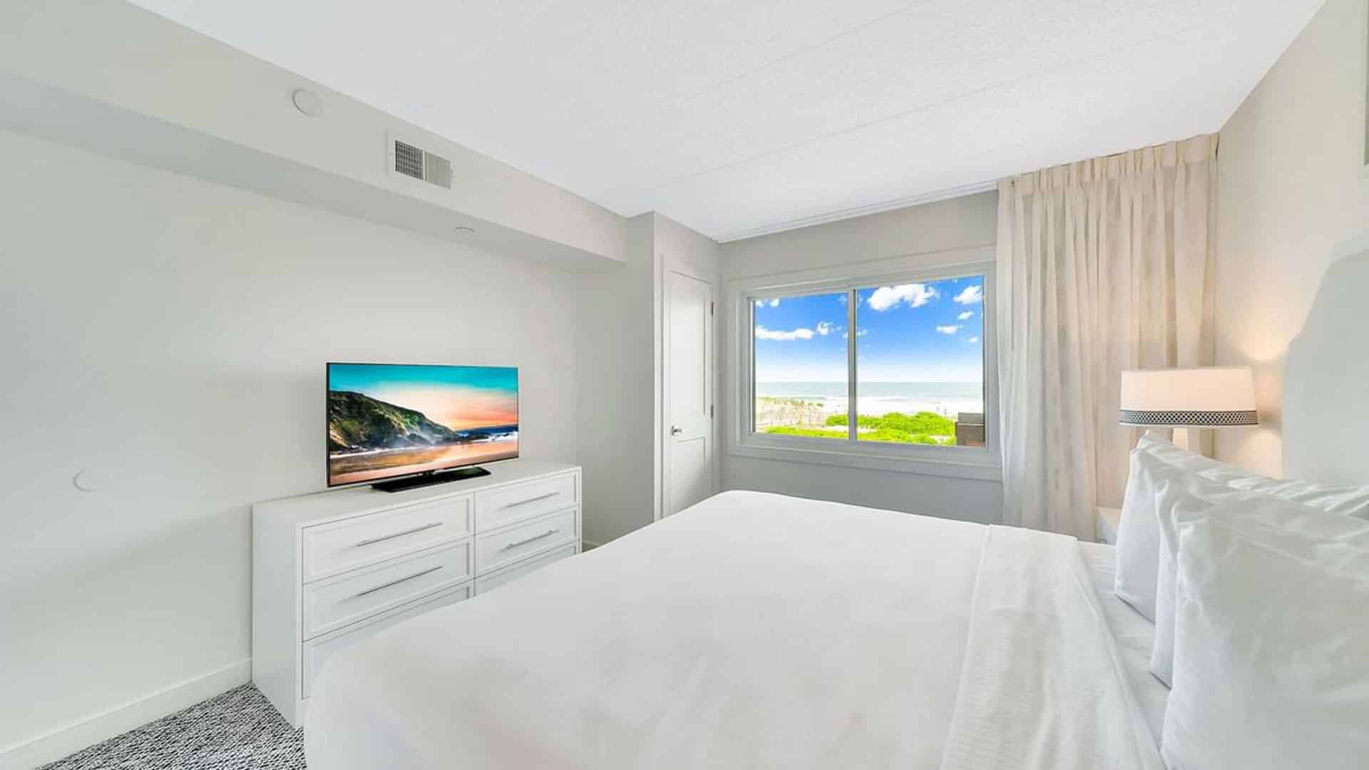 ICONA Windrift oceanfront two bedroom suite bedroom