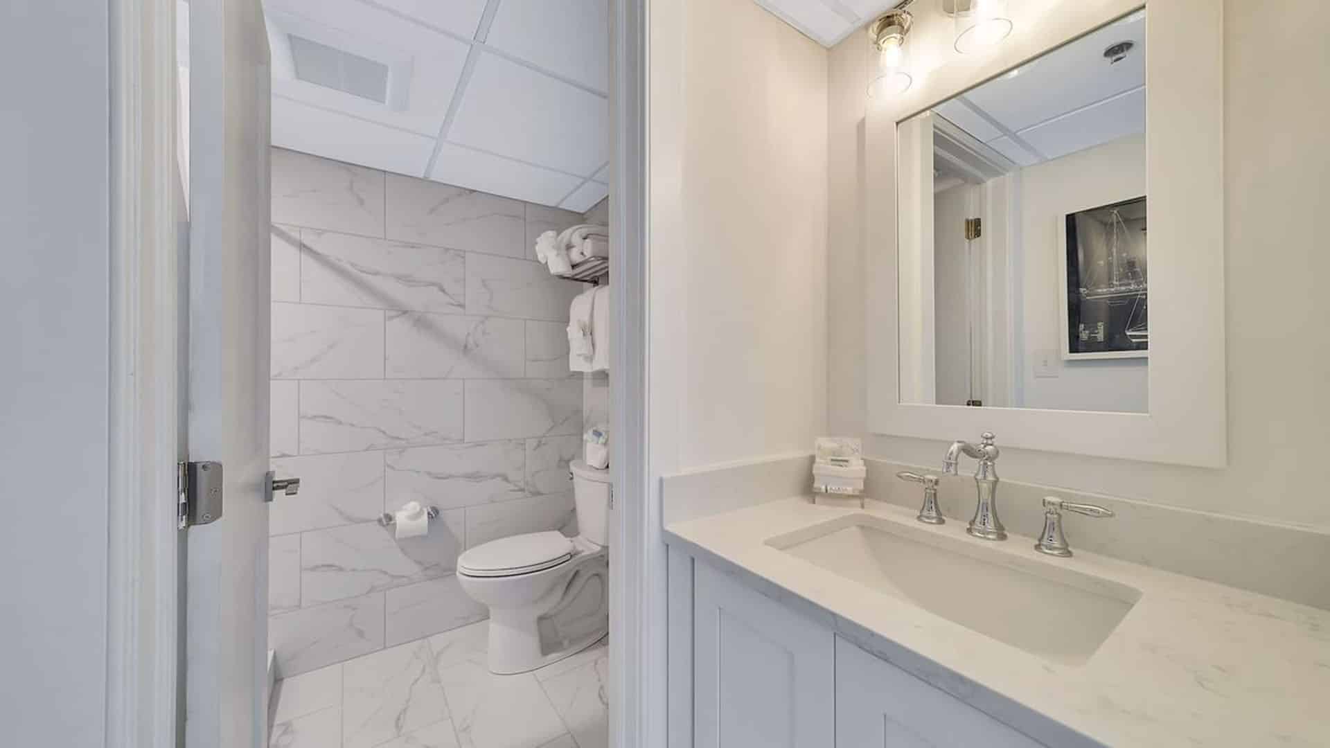 ICONA Windrift oceanfront two bedroom suite bathroom