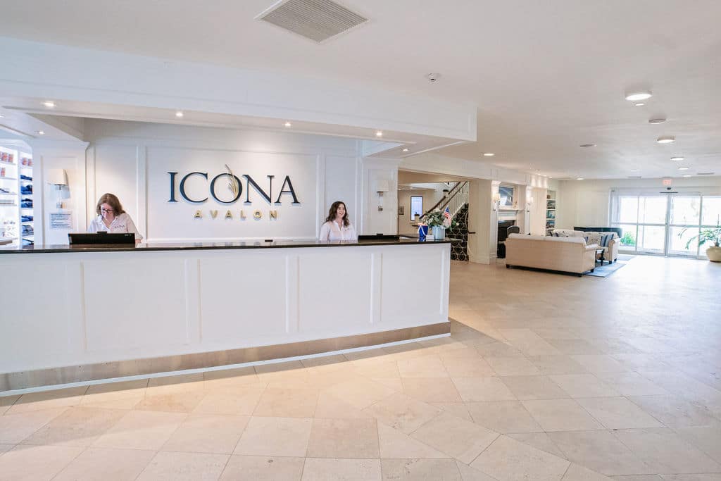 ICONA Avalon front desk