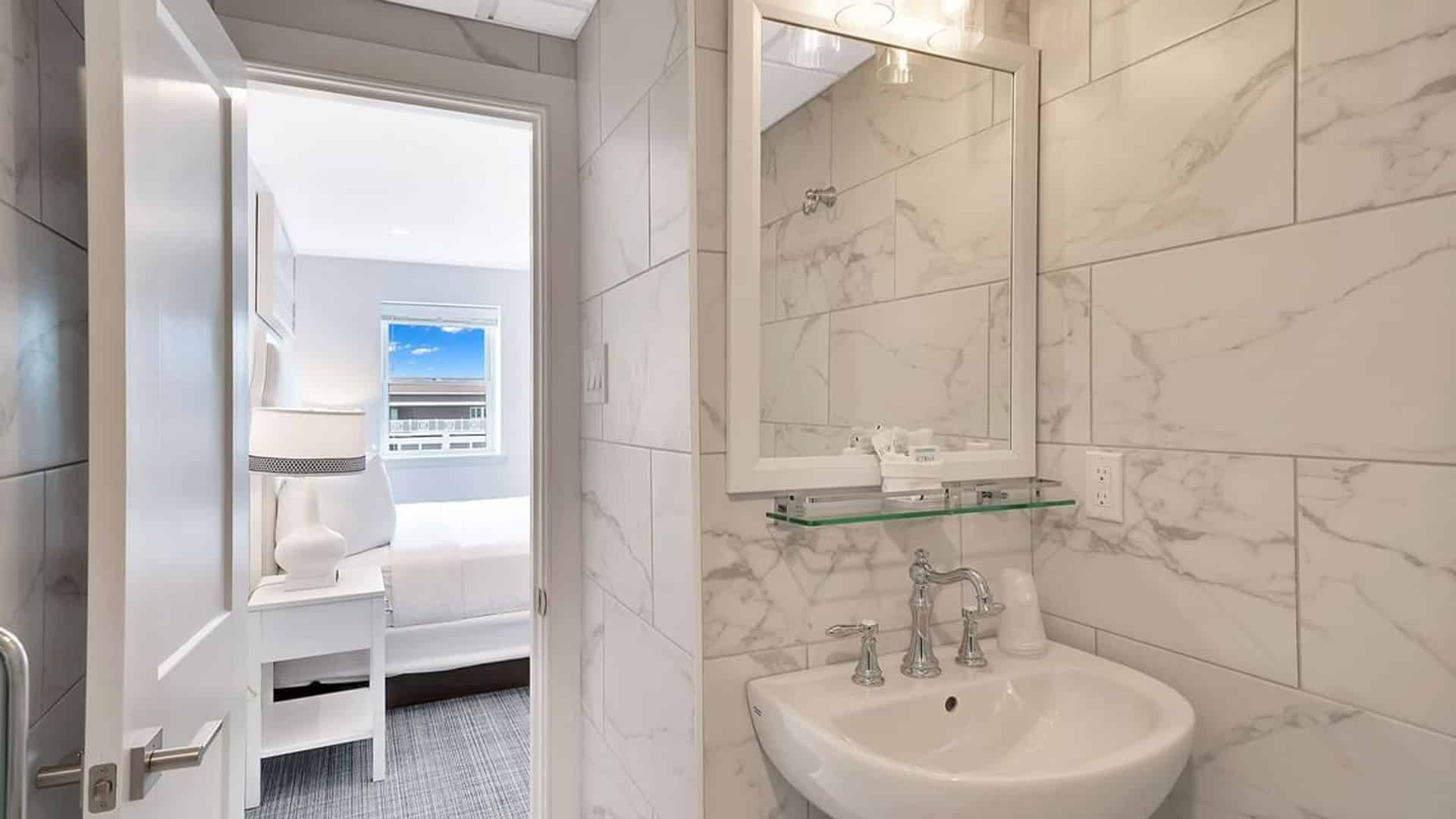 ICONA Windrift 4-bedroom condo bathroom