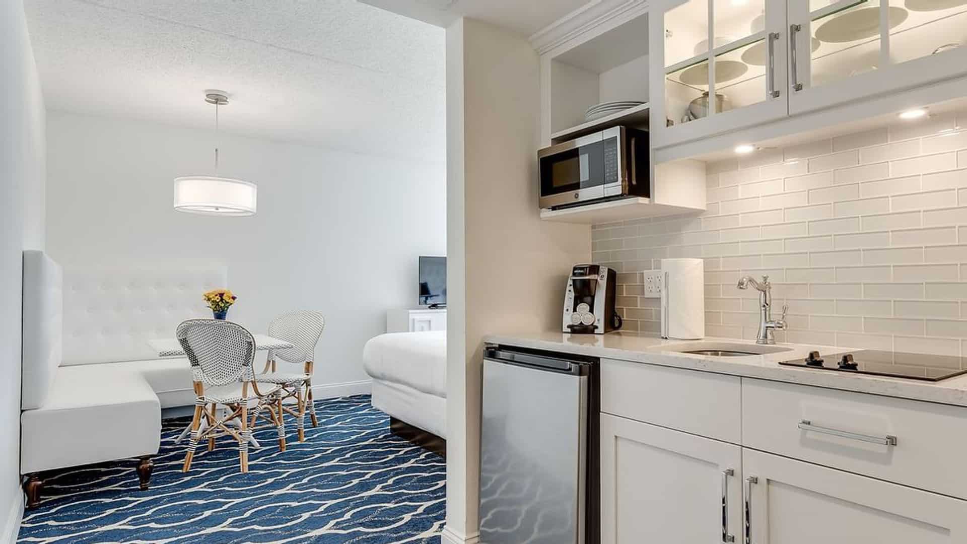 ICONA Cape May suite kitchenette and dining area