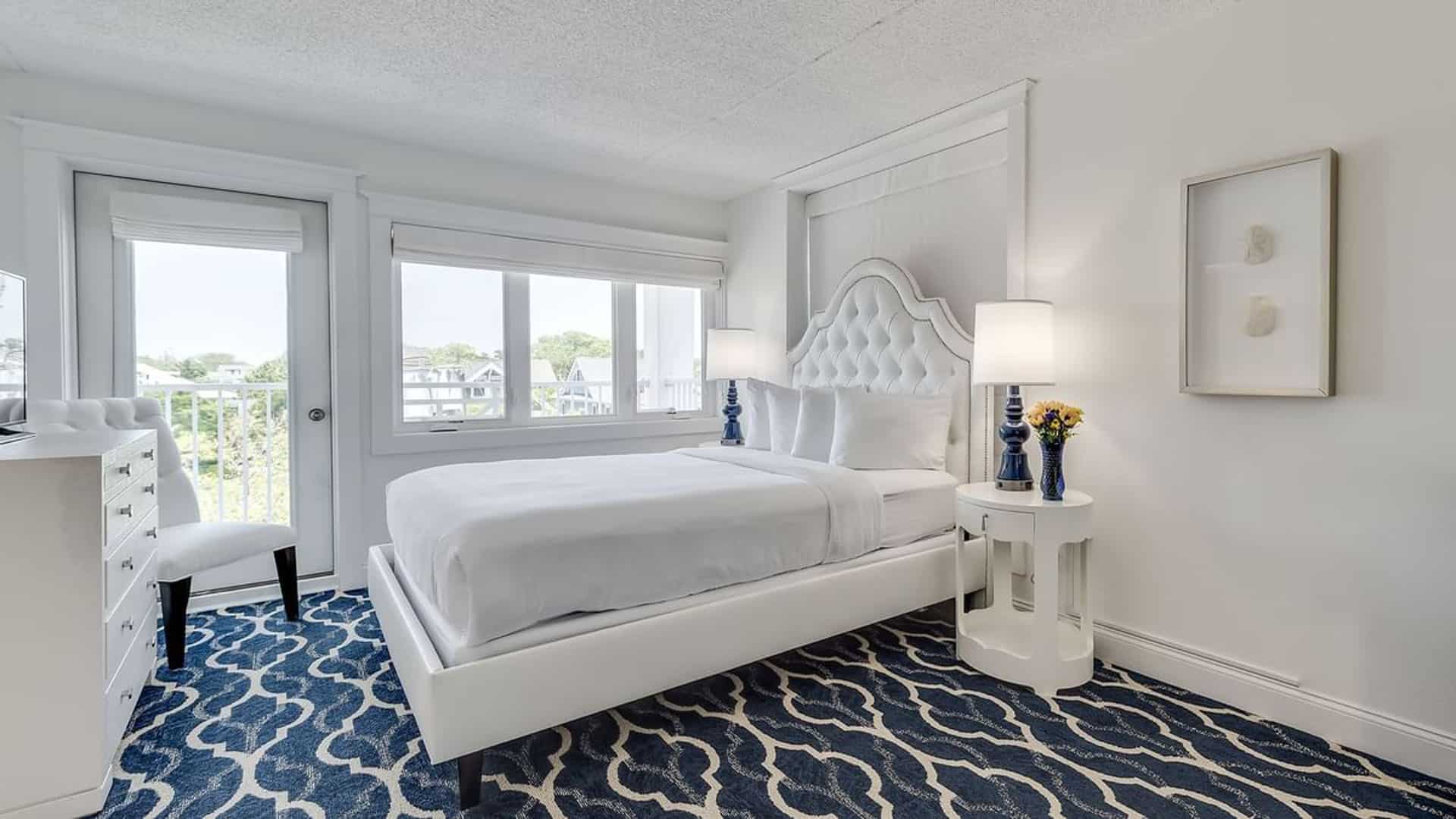 ICONA Cape May hotel room queen bed