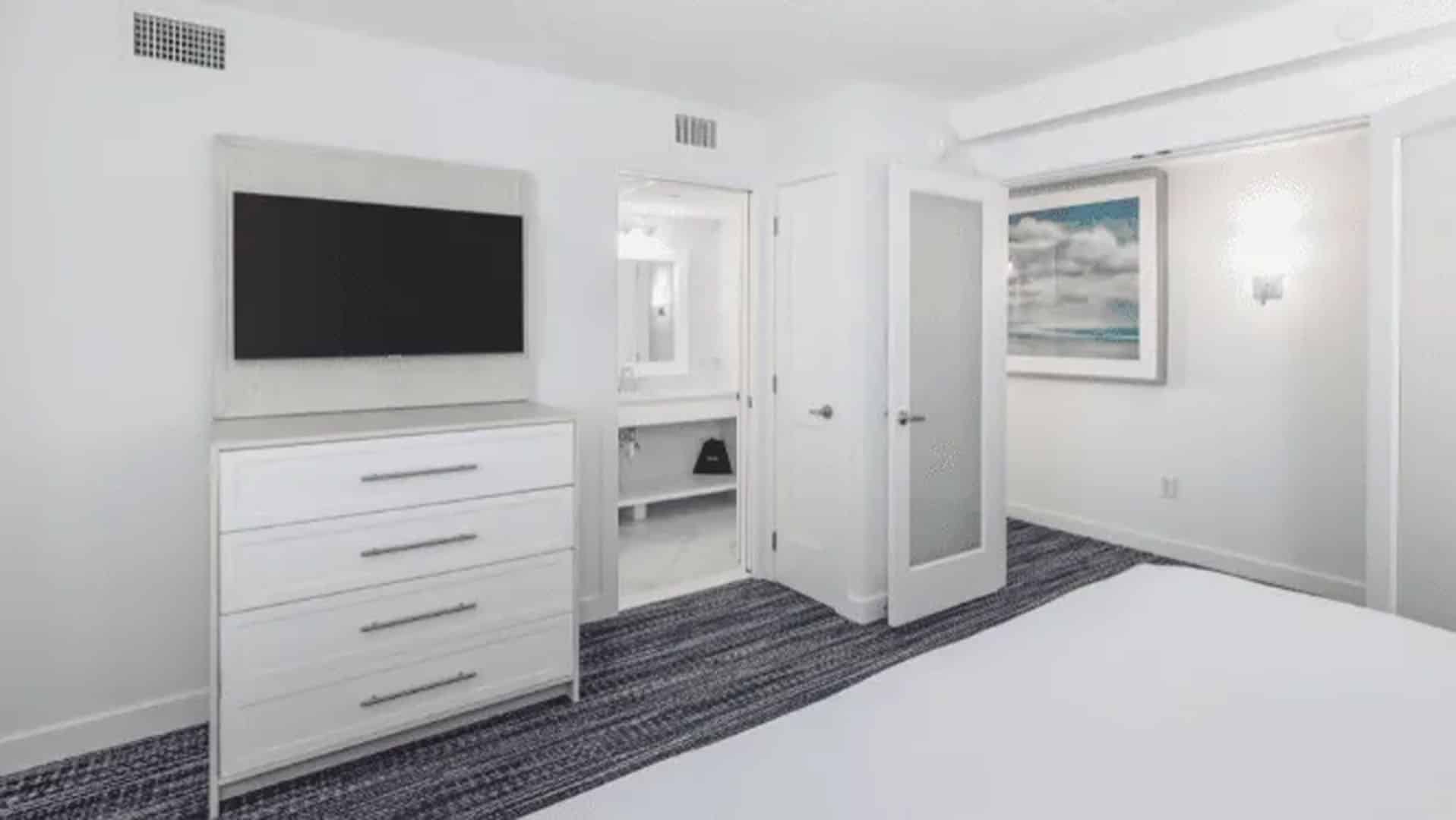 ICONA Windrift oceanfront one bedroom suite