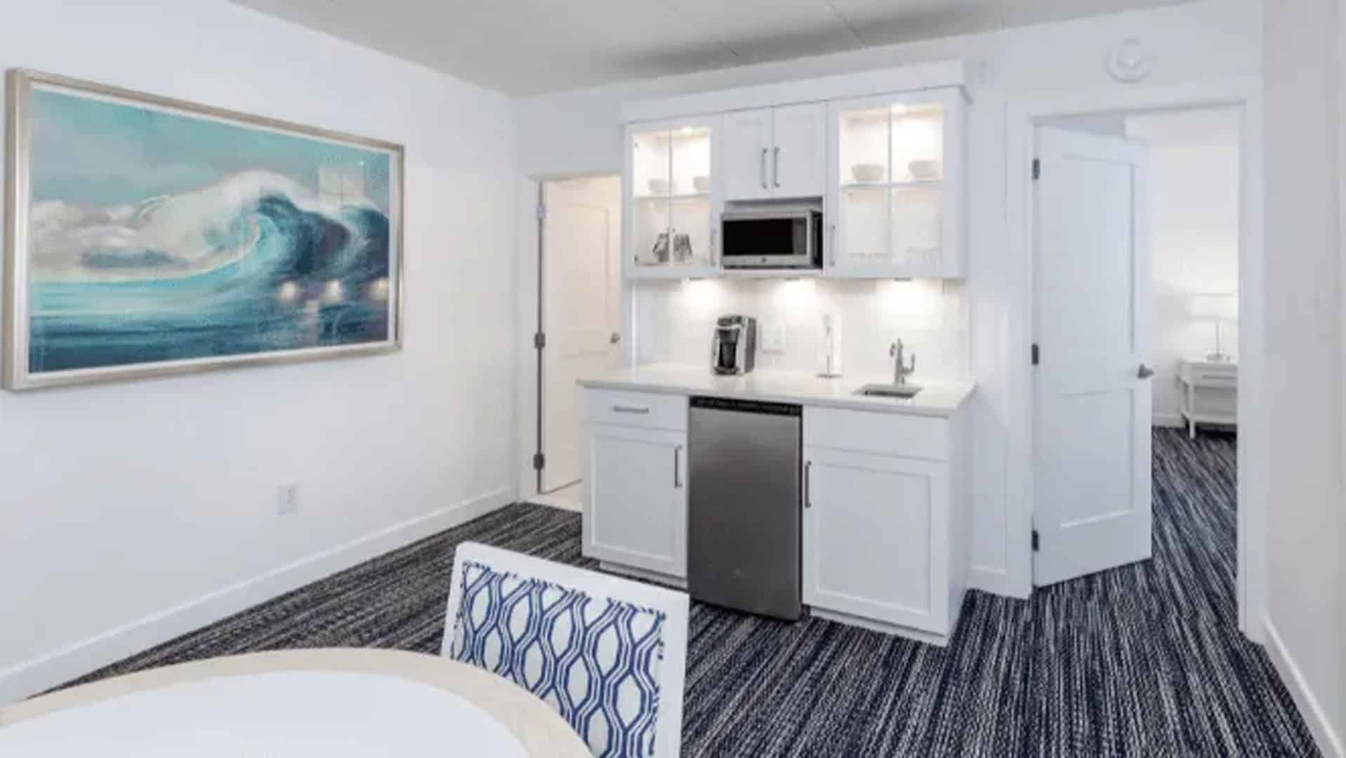 ICONA Windrift signature one bedroom suite kitchenette