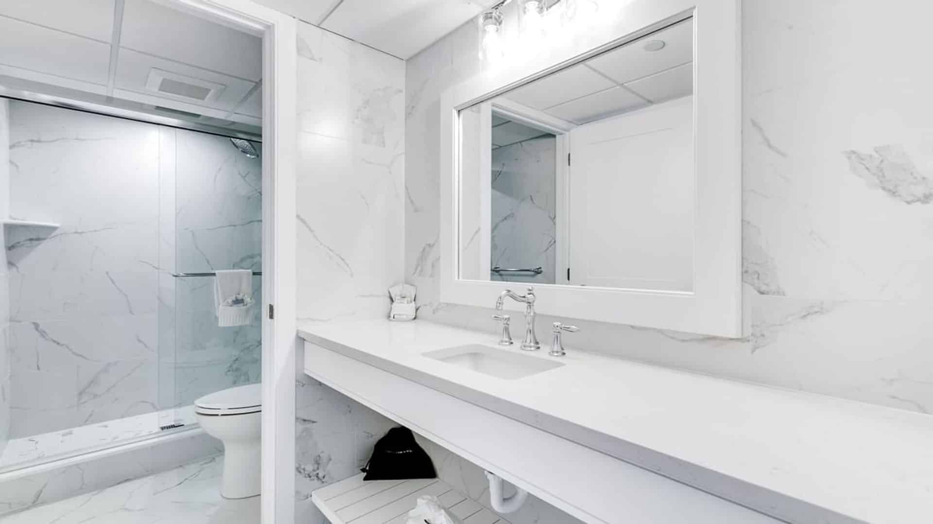 ICONA Windrift oceanfront one bedroom suite bathroom