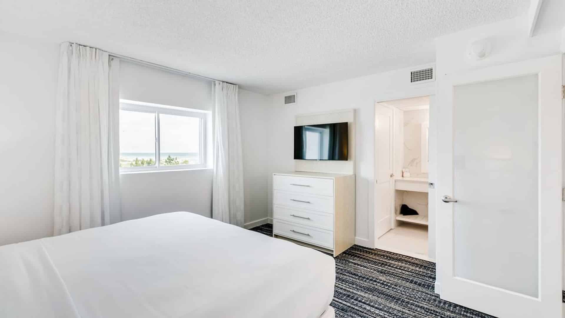 ICONA Windrift oceanfront one bedroom suite